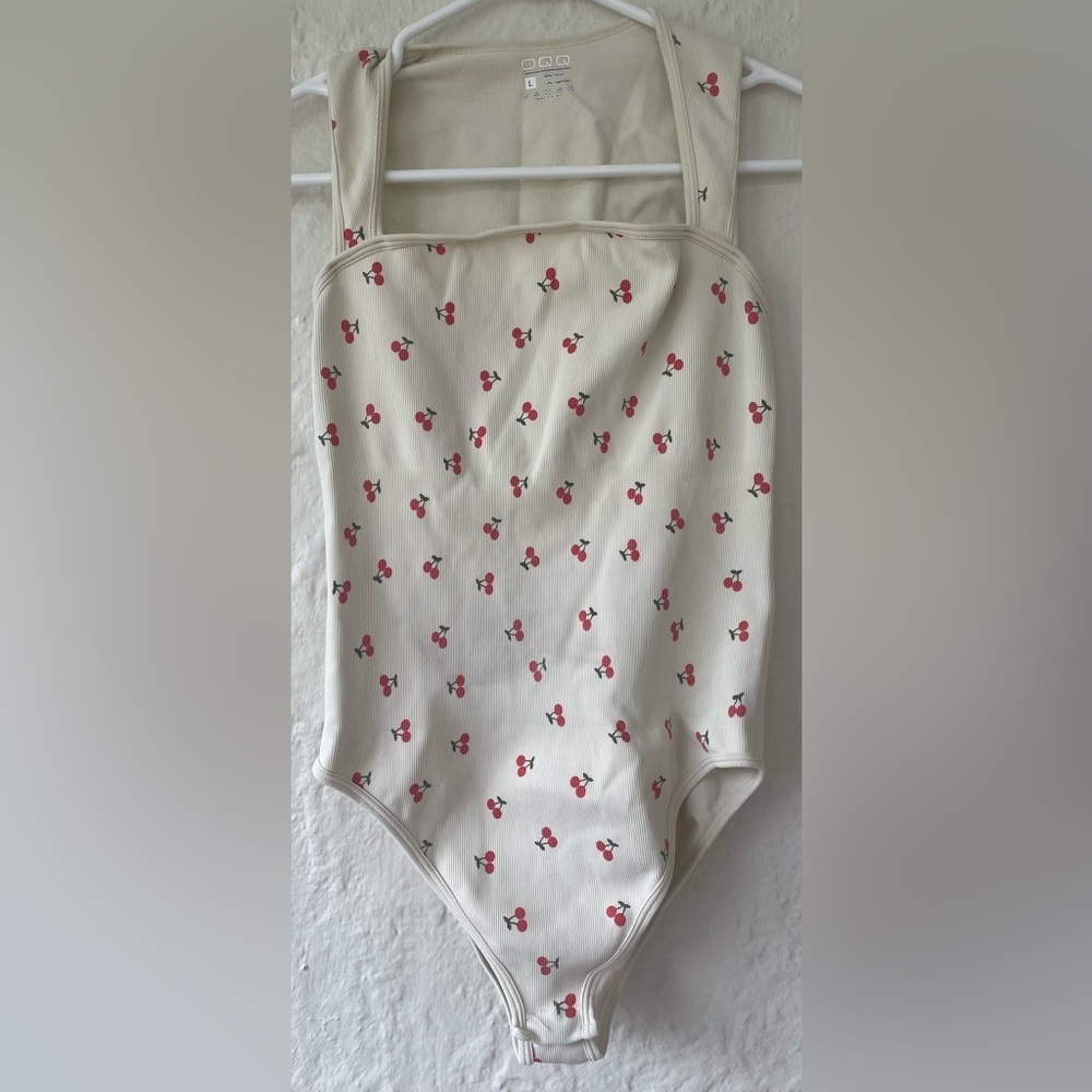 OQQ Ribbed Square Neck Sleeveless Tank Top Bodysuit, Cherry Print; size L